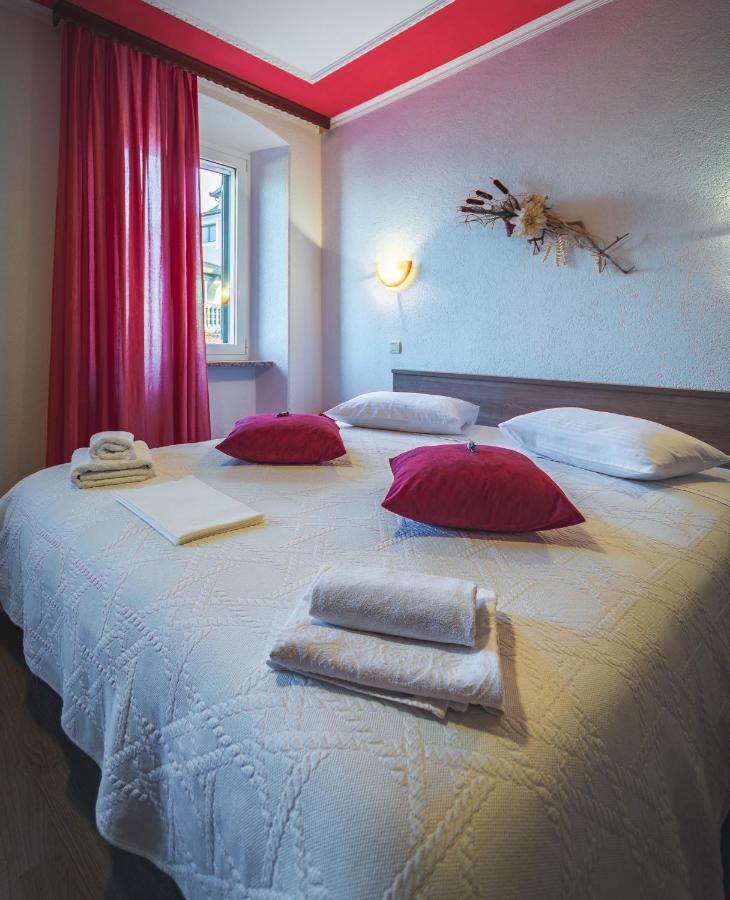 Guest House Nena Motovun Eksteriør billede